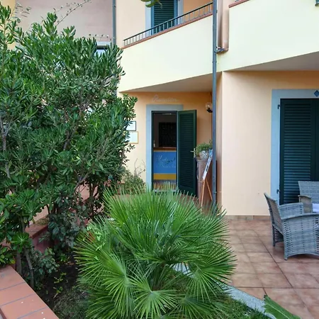 Apartment In Santa Teresa Near